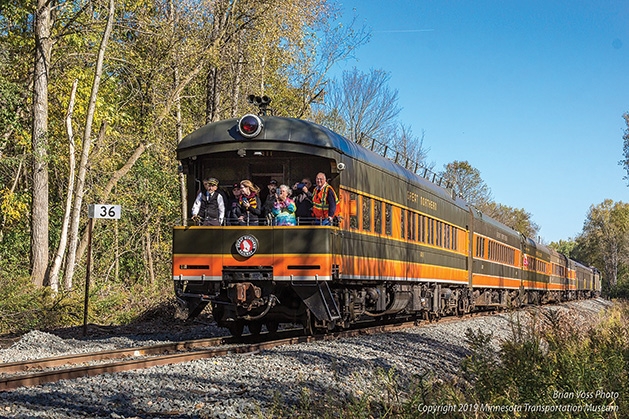 A train on the Osceola & St. Croix Valley Railway