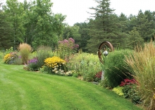 Squire House Gardens, gardening, Hudson gardens, lens on st. croix valley, squire house
